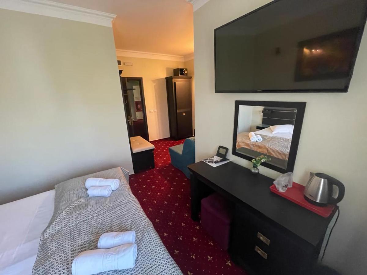 Casa Bucovineana Hotel Сучеава Екстериор снимка