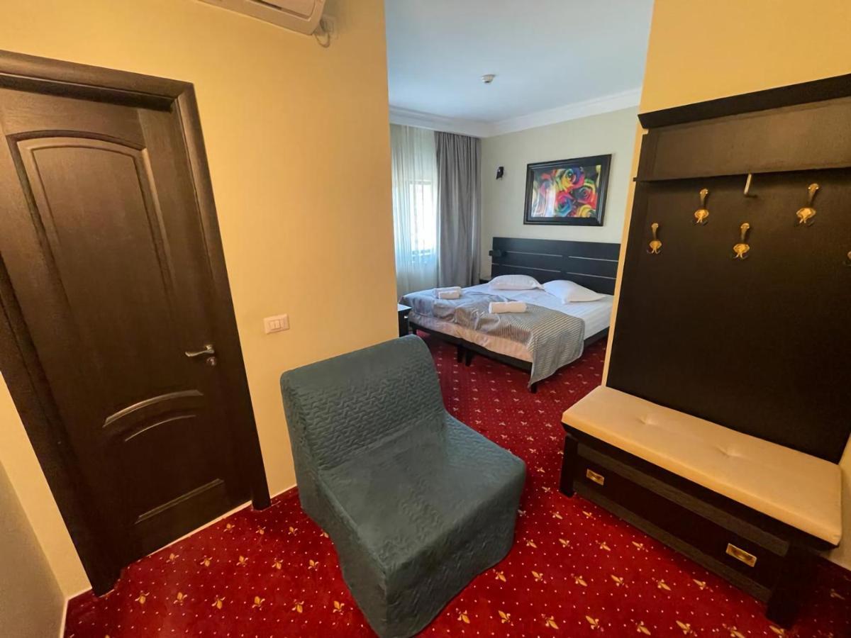 Casa Bucovineana Hotel Сучеава Екстериор снимка