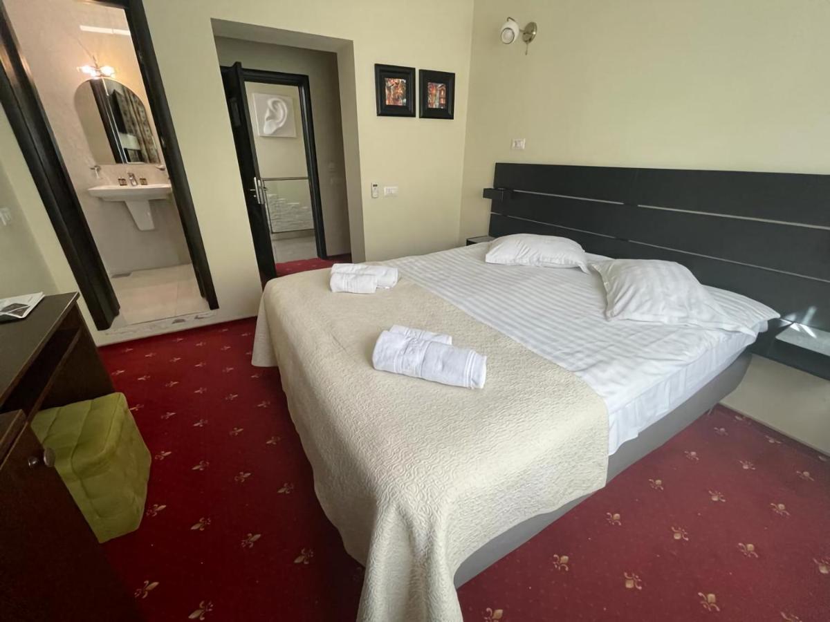 Casa Bucovineana Hotel Сучеава Екстериор снимка