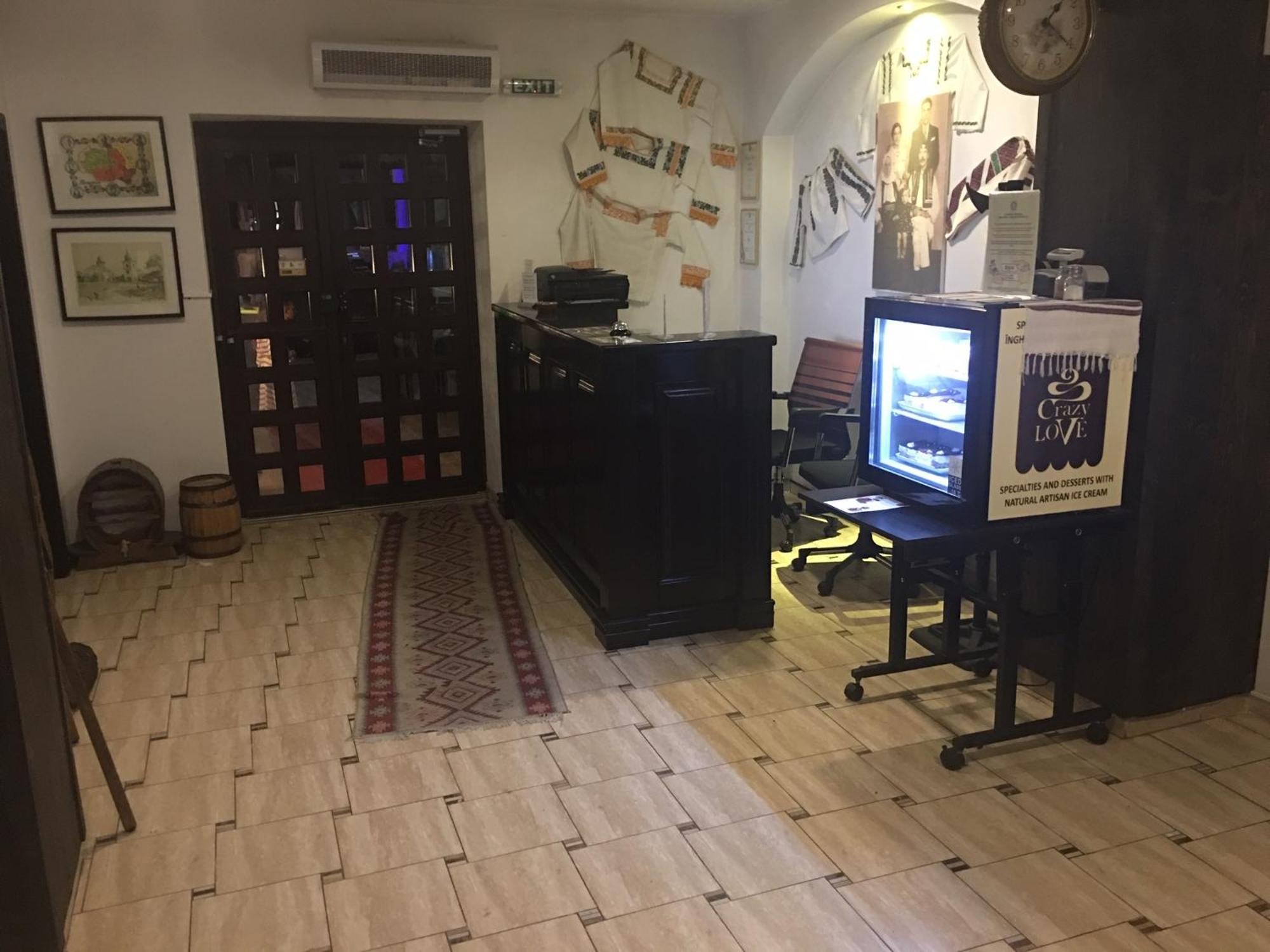 Casa Bucovineana Hotel Сучеава Екстериор снимка