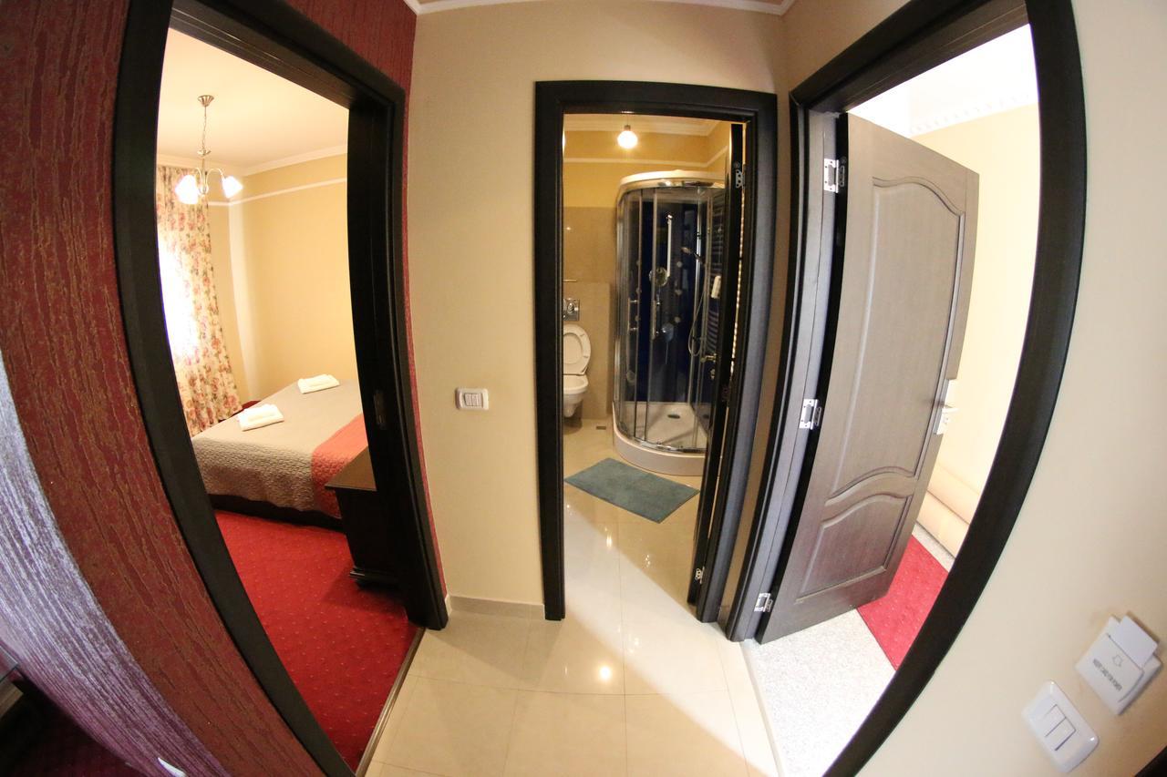 Casa Bucovineana Hotel Сучеава Екстериор снимка