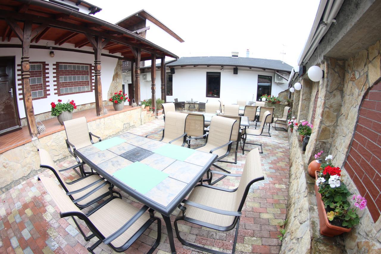 Casa Bucovineana Hotel Сучеава Екстериор снимка