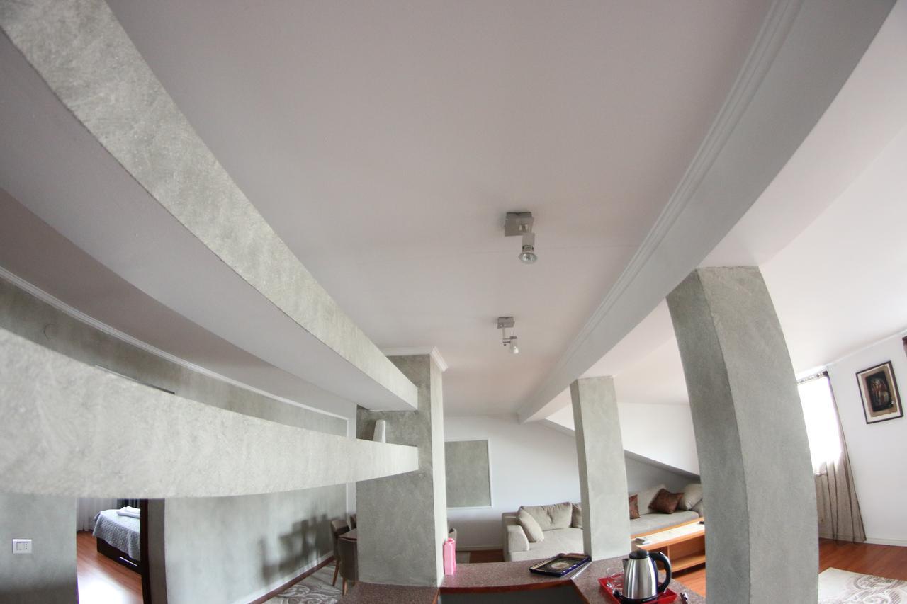 Casa Bucovineana Hotel Сучеава Екстериор снимка