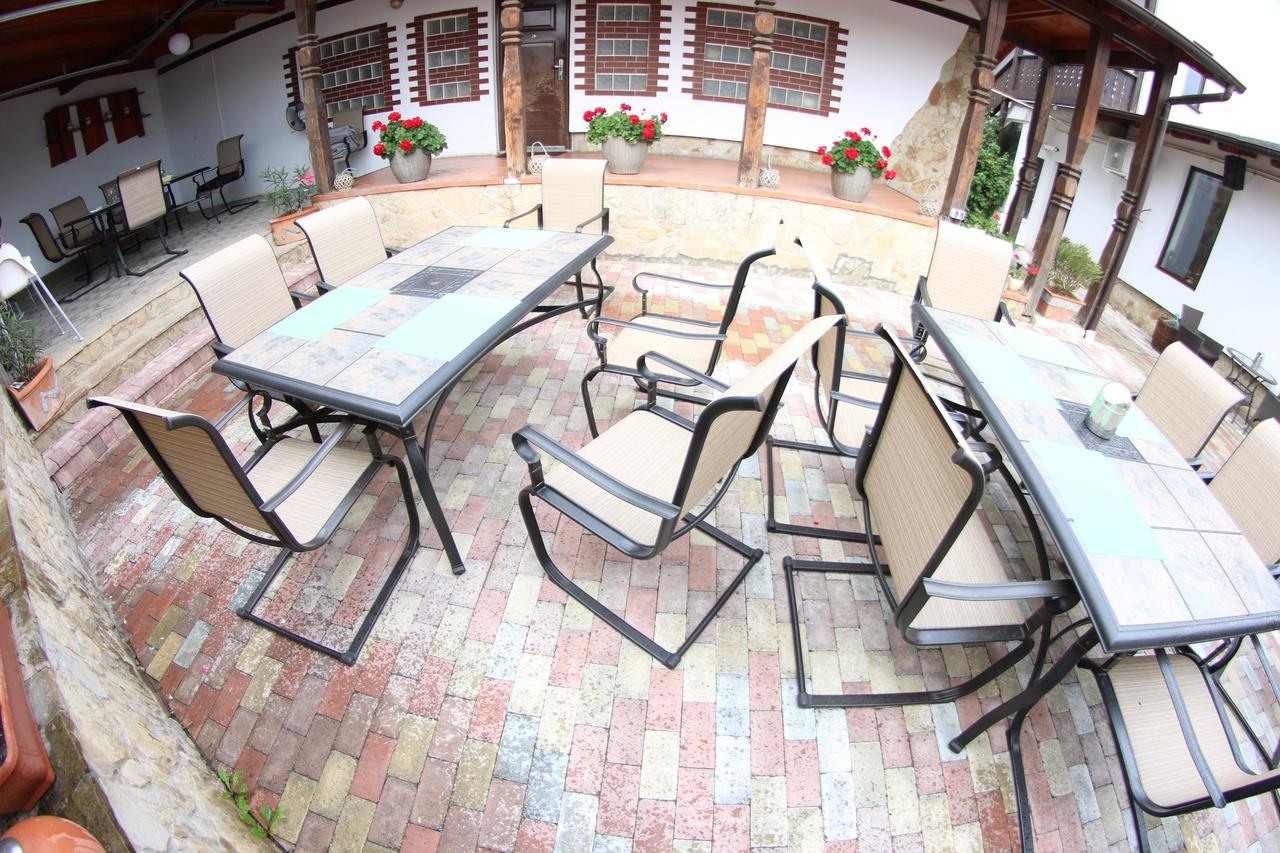 Casa Bucovineana Hotel Сучеава Екстериор снимка