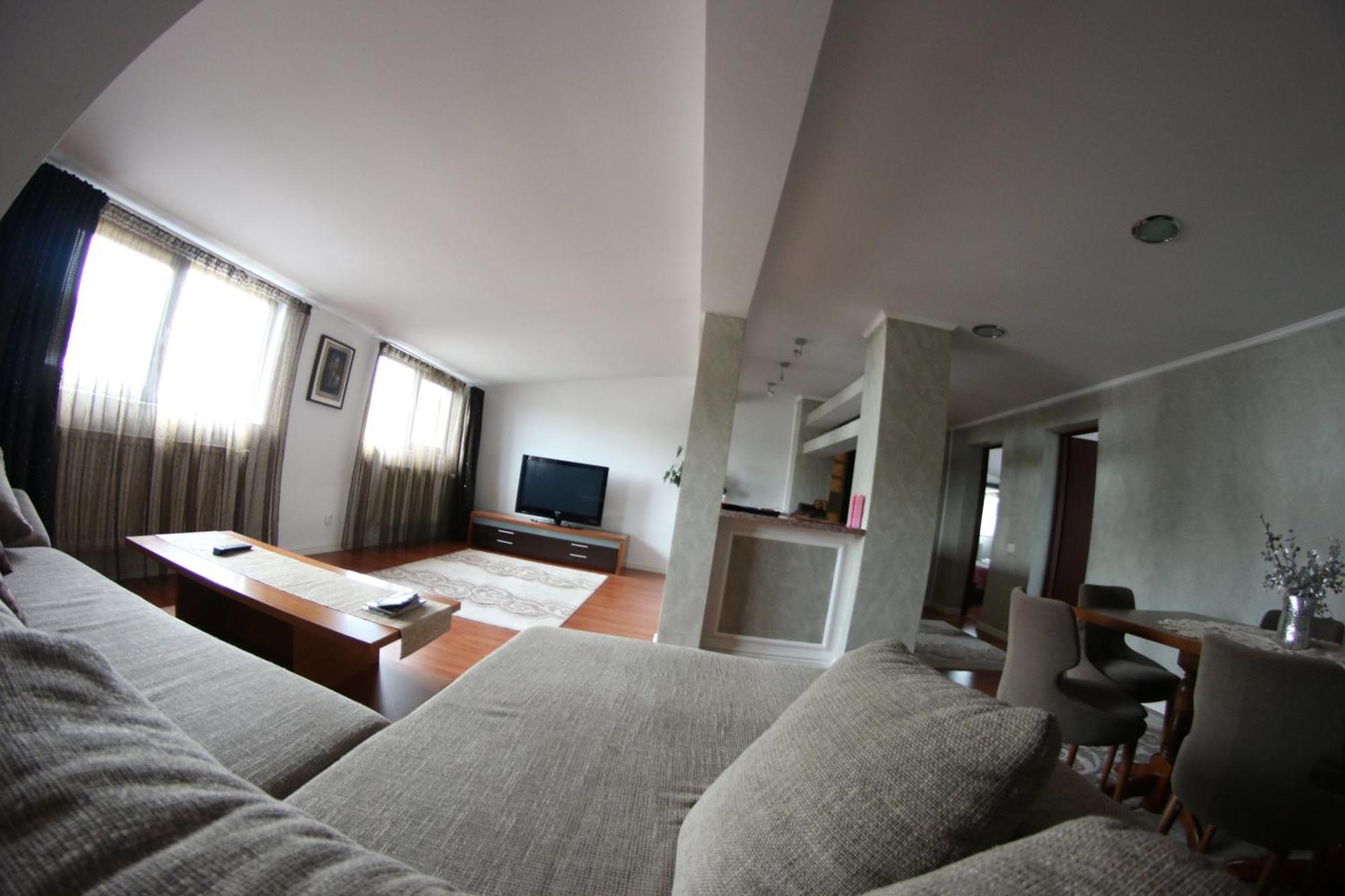 Casa Bucovineana Hotel Сучеава Екстериор снимка