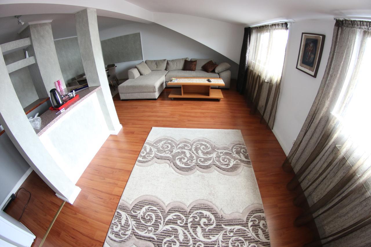 Casa Bucovineana Hotel Сучеава Екстериор снимка