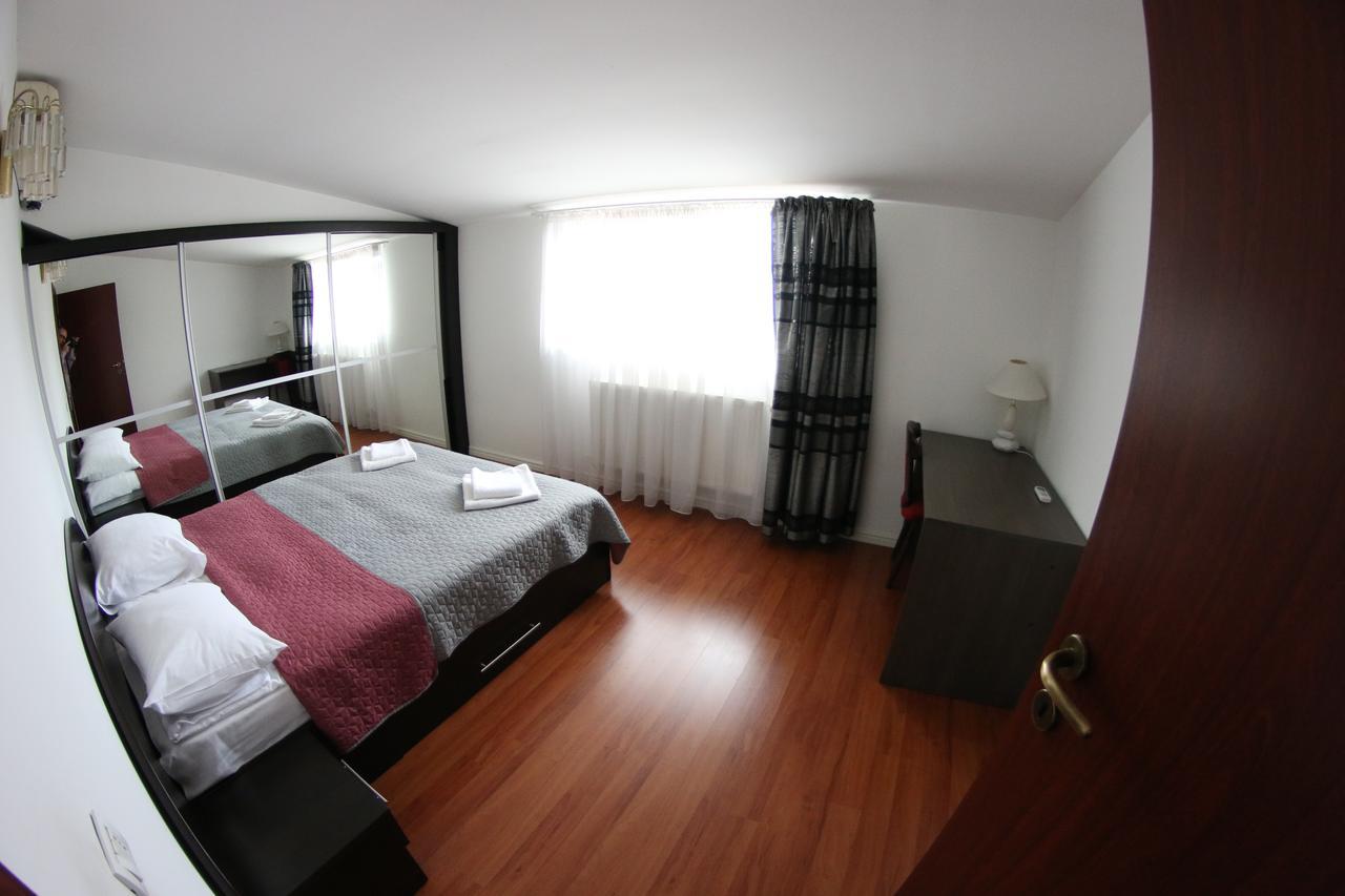 Casa Bucovineana Hotel Сучеава Екстериор снимка