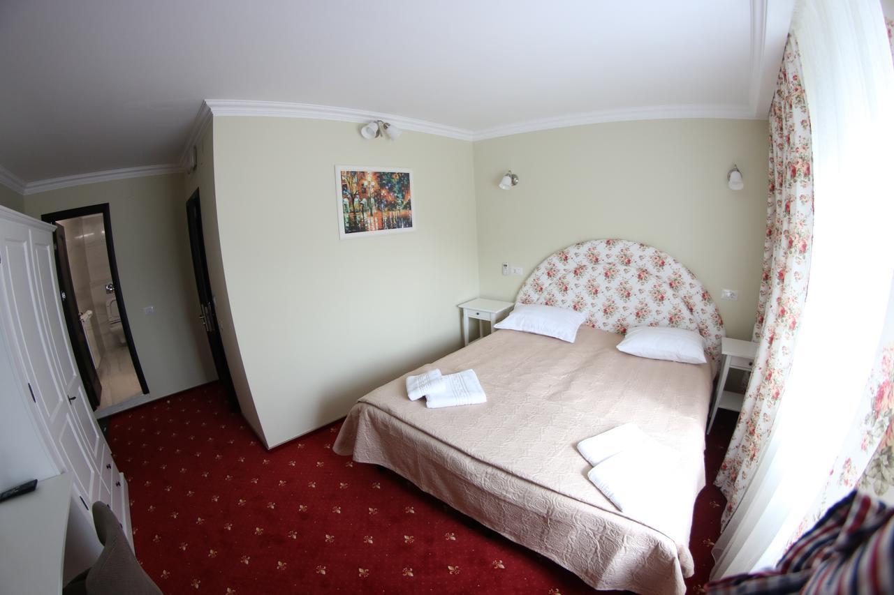 Casa Bucovineana Hotel Сучеава Екстериор снимка