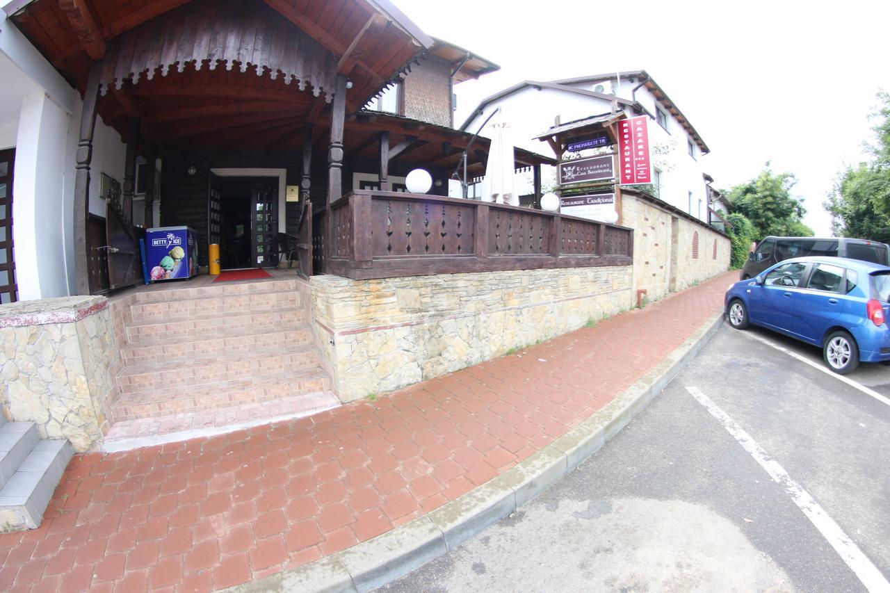 Casa Bucovineana Hotel Сучеава Екстериор снимка