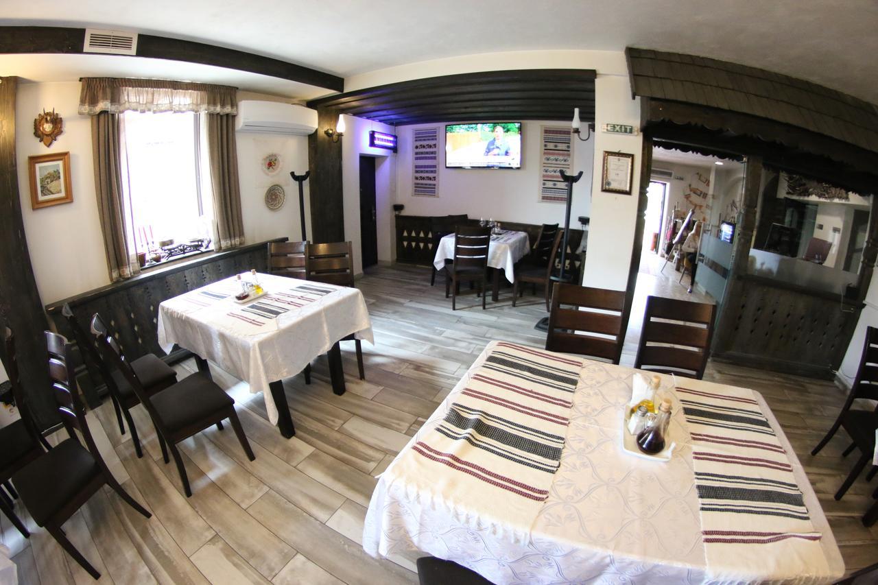 Casa Bucovineana Hotel Сучеава Екстериор снимка