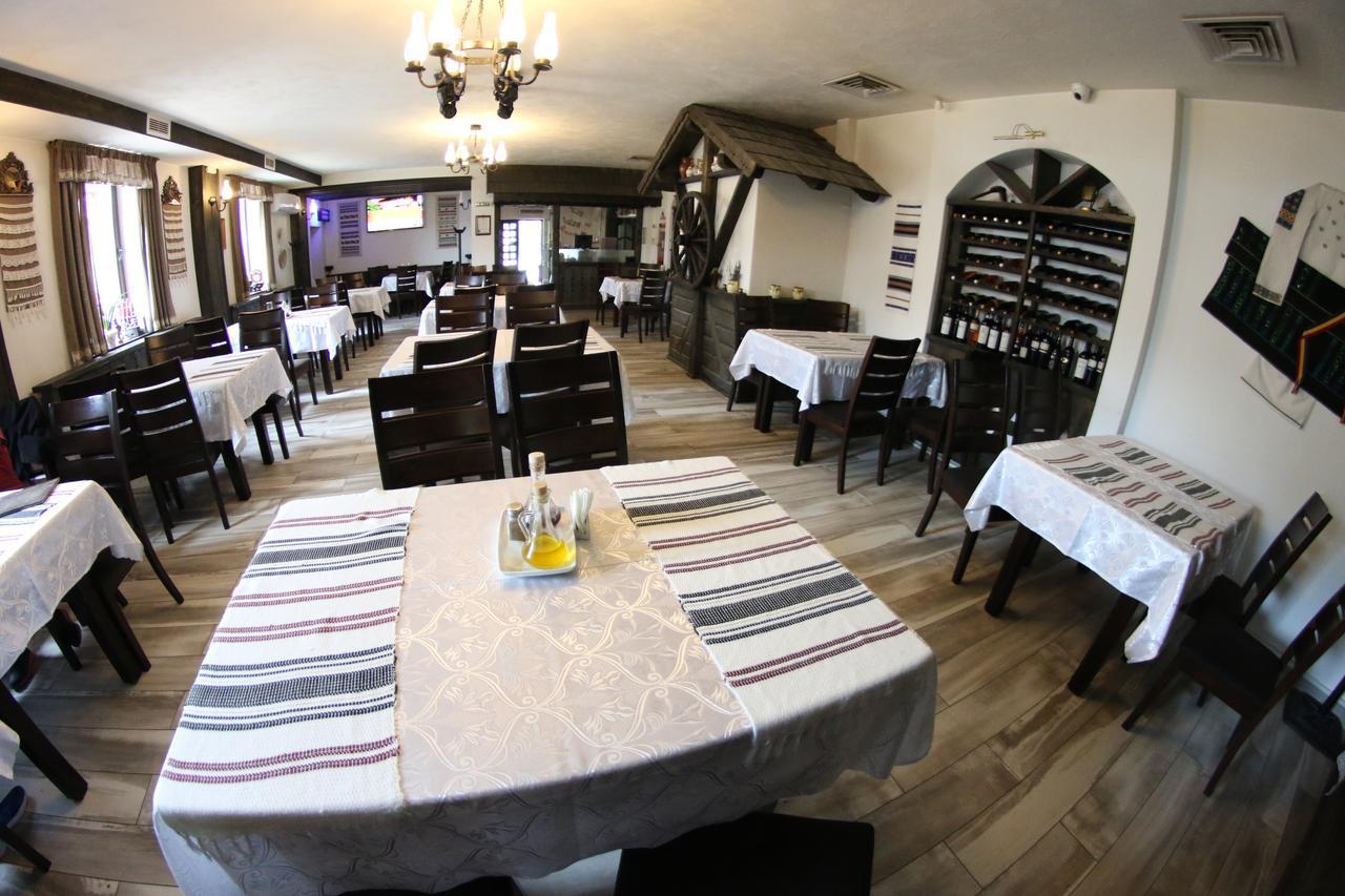 Casa Bucovineana Hotel Сучеава Екстериор снимка