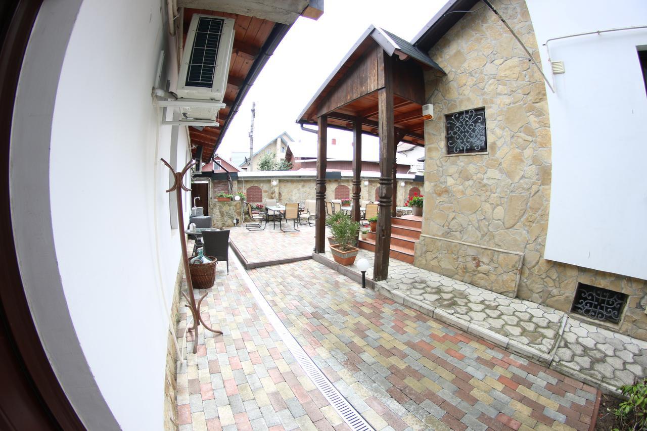 Casa Bucovineana Hotel Сучеава Екстериор снимка