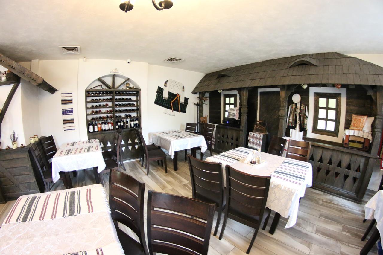Casa Bucovineana Hotel Сучеава Екстериор снимка