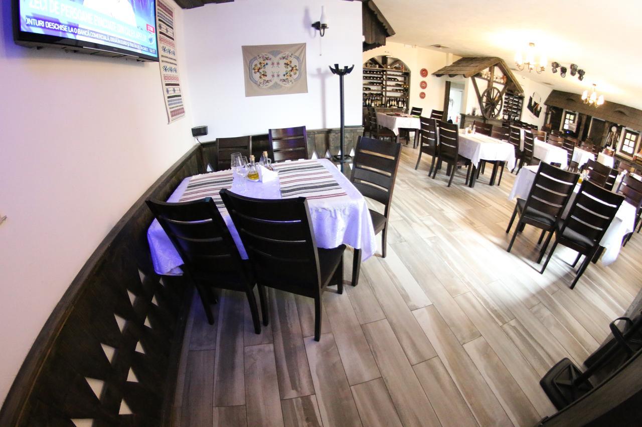 Casa Bucovineana Hotel Сучеава Екстериор снимка