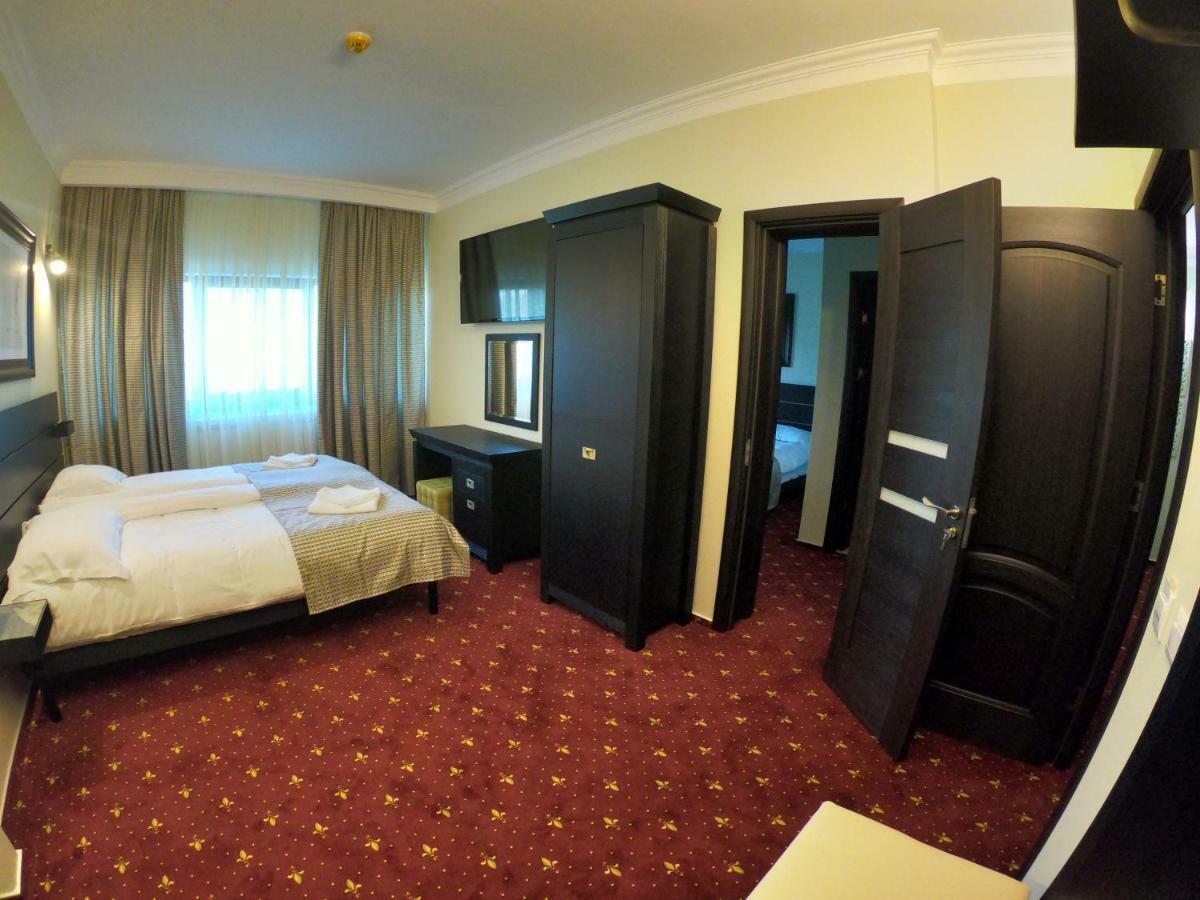 Casa Bucovineana Hotel Сучеава Екстериор снимка
