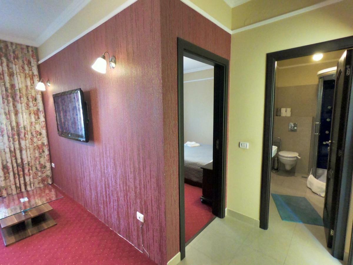 Casa Bucovineana Hotel Сучеава Екстериор снимка